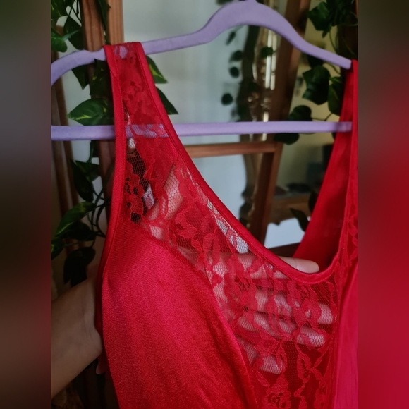 Fire engine red lace detailed maxi slip dress - Picture 4 of 6